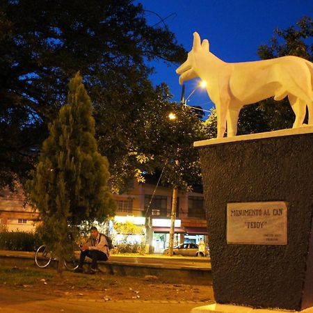 Hotel Parque Del Perro Кали Экстерьер фото